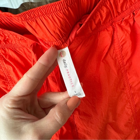 Daily Practice Anthropologie shorts base jump workout hiking cargo tangerine - Picture 4 of 11
